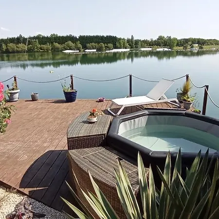 木屋 Chalet Sur Le Lac *